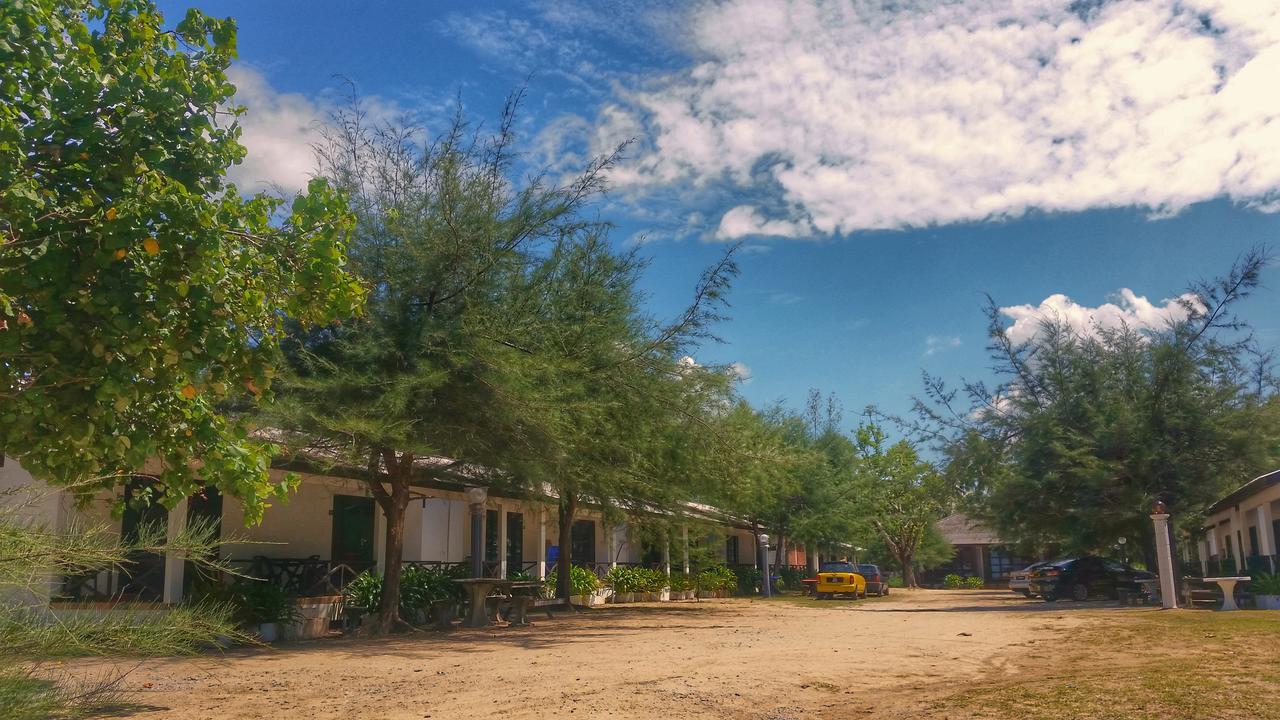 Hôtel Bayu Melawi Chalet à Bachok Extérieur photo